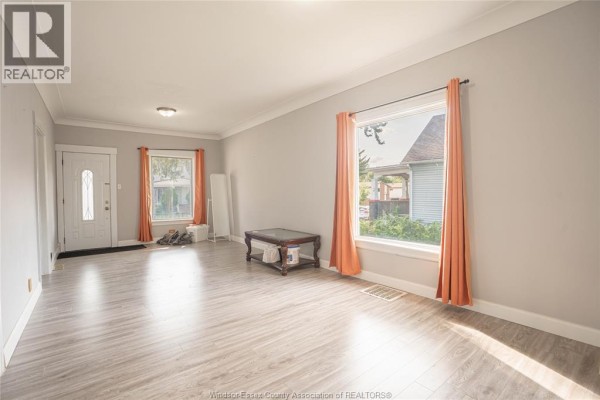 3pc Bathroom - 354 Curry Avenue, Windsor, ON N9B2B7 Photo 4