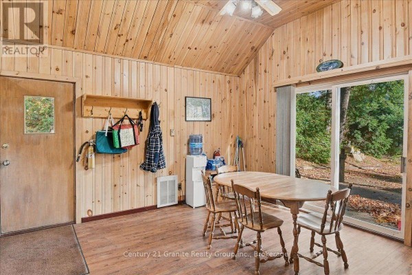 Primary Bedroom - 354 Forestview Road N, Hastings Highlands, ON K0L1C0 Photo 4