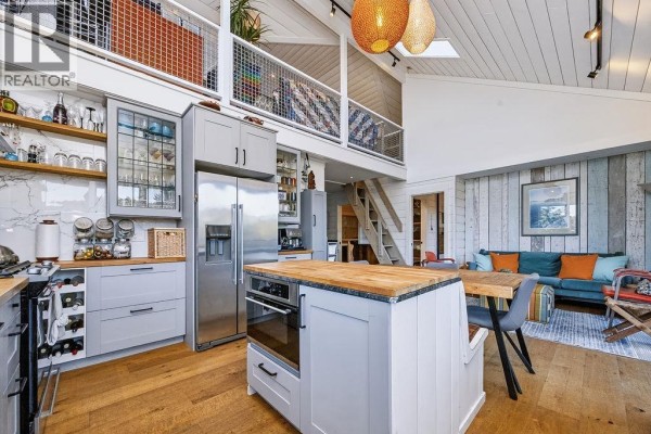 354 Headlands Road, Gibsons, BC V0N1V8 Photo 5