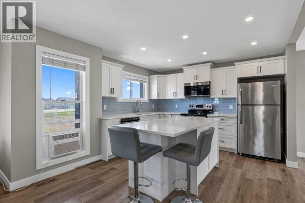 Kitchen - 354096 48 Street E, Okotoks, AB T1S1A7 Photo 4