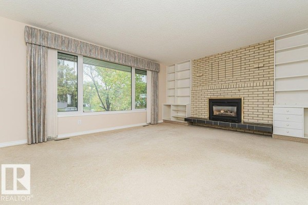 Primary Bedroom - 3543 106a St Nw, Edmonton, AB T6J1A7 Photo 5