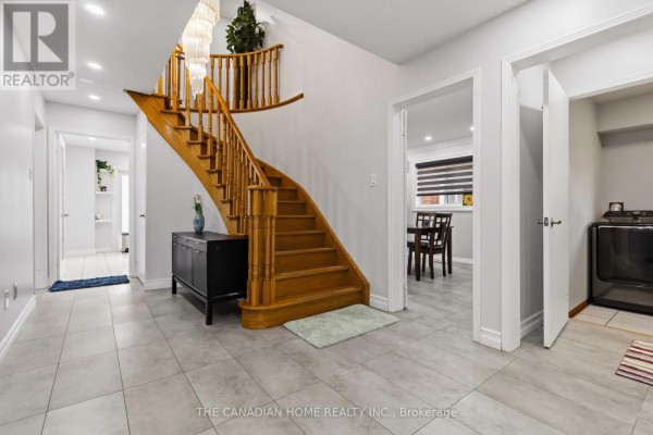 Eating area - 3549 Redmond Road, Mississauga, ON L5B3T9 Photo 5