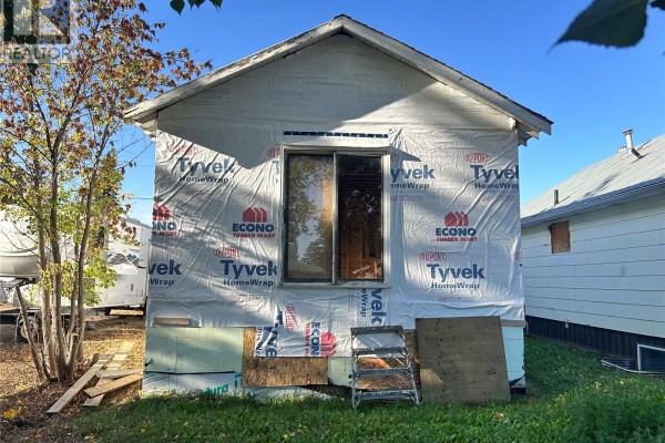 355 Bellamy Avenue, Birch Hills, SK S0J0G0 Photo 2