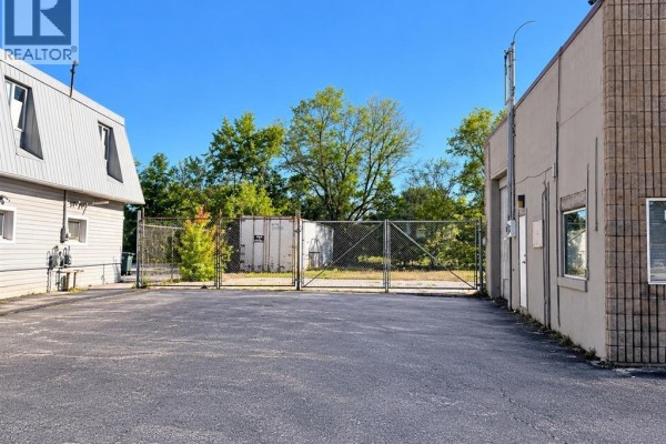 355 Cabana Road East, Windsor, ON N9G1A1 Photo 3