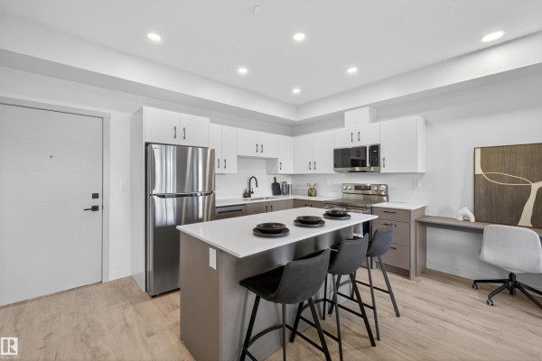 355 Clareview Station Dr Nw, Edmonton, AB, photo 3