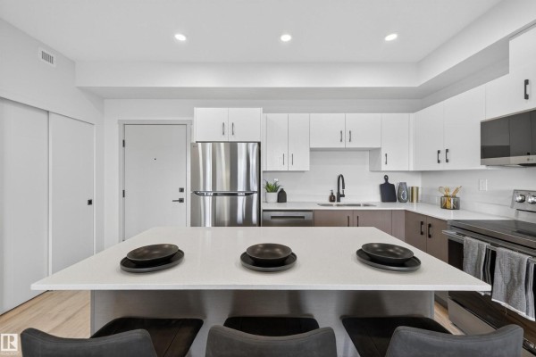 355 Clareview Station Dr Nw, Edmonton, AB T5Y0C5 Photo 4