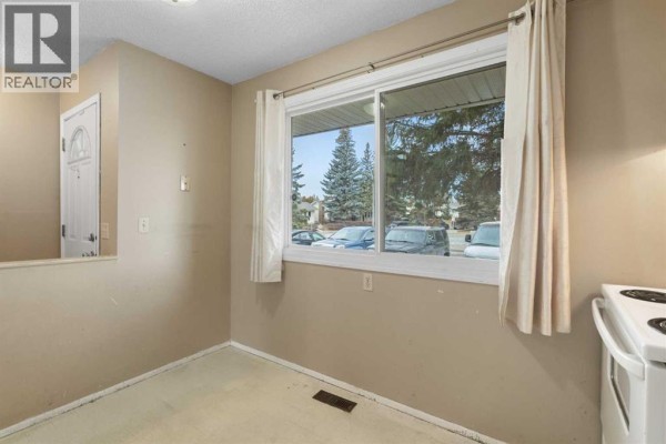 Laundry room - 355 Georgian Villas, Calgary, AB T2A7C7 Photo 5