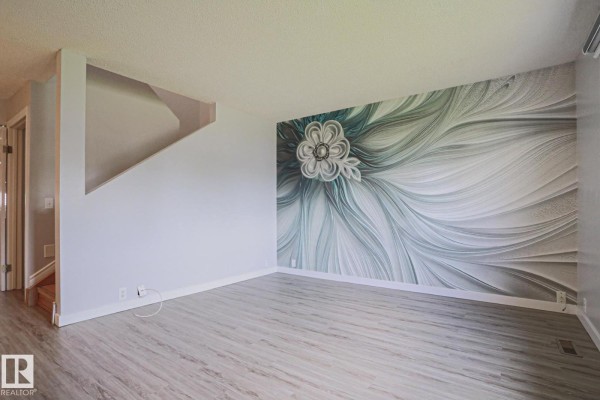 355 Kirkpatrick Cr Nw, Edmonton, AB, photo 3