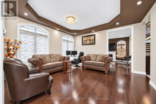 355 Robert Parkinson Drive, Brampton, ON L7A0G1 Photo 5