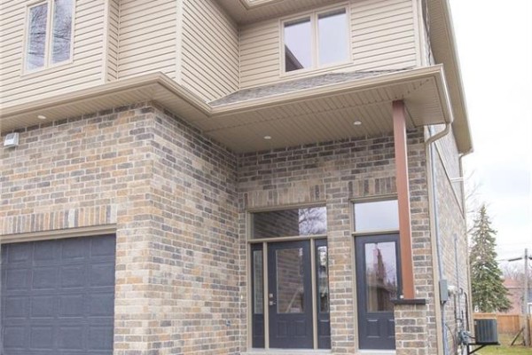 355 Wellington Street, Brantford, ON, photo 3