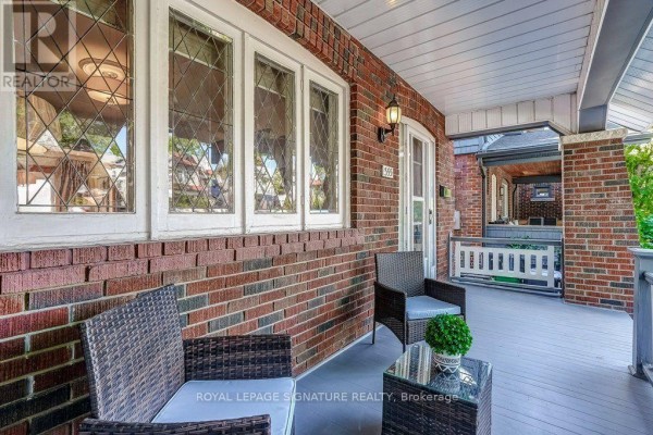 Kitchen - 355 Wolverleigh Boulevard, Toronto, ON M4C1S7 Photo 4