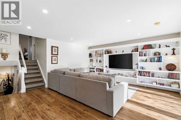 Living room - 355 Woodbine Boulevard Sw, Calgary, AB T2W4K8 Photo 3