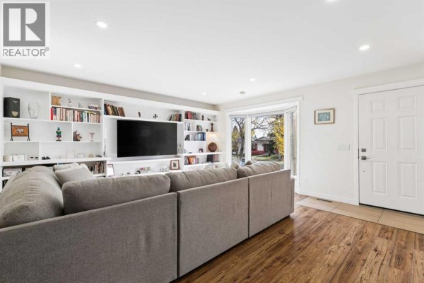 Recreational, Games room - 355 Woodbine Boulevard Sw, Calgary, AB T2W4K8 Photo 5