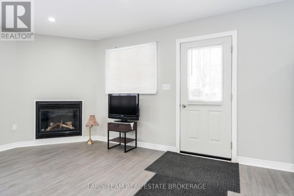 Bedroom - 3554 John Street, Ramara, ON L0K1B0 Photo 4