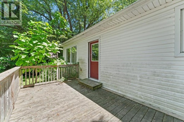 Laundry room - 3555 County Rd 42, Windsor, ON N9A6J3 Photo 3