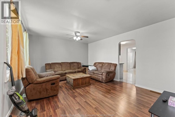 Bedroom - 3555 County Rd 42, Windsor, ON N9A6J3 Photo 4