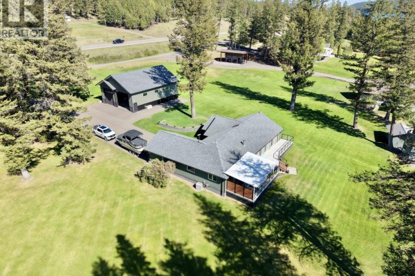 Family room - 3556 Cabin Road, Lac La Hache, BC V0K1T1 Photo 4
