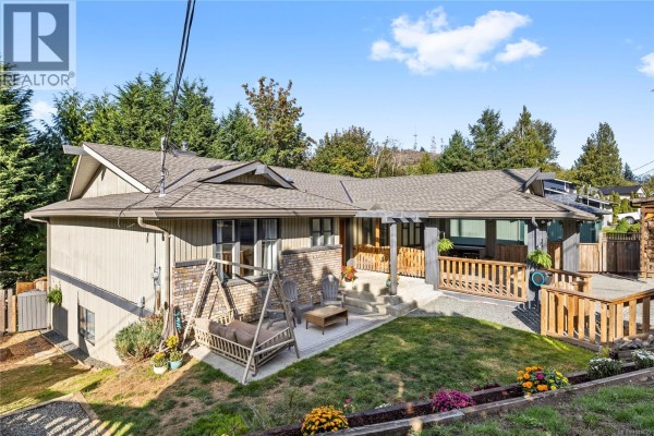 3557 Fairview Dr, Nanaimo, BC, photo 2