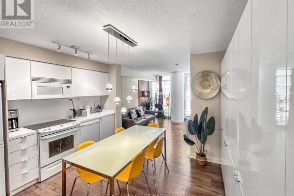 356 - 10 Capreol Court, Toronto, ON, photo 3