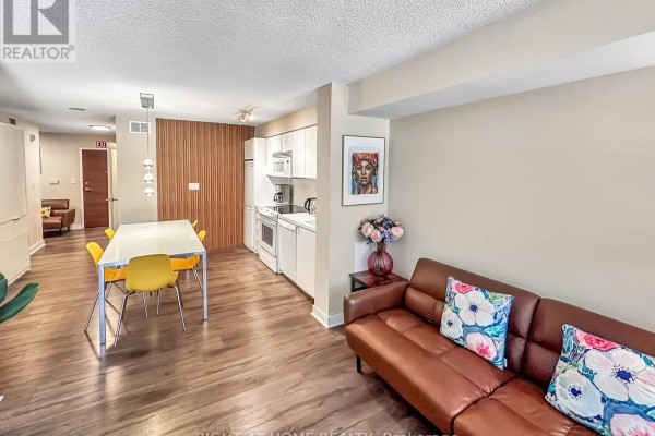 Bedroom 2 - 356 - 10 Capreol Court, Toronto, ON M5V4B3 Photo 5