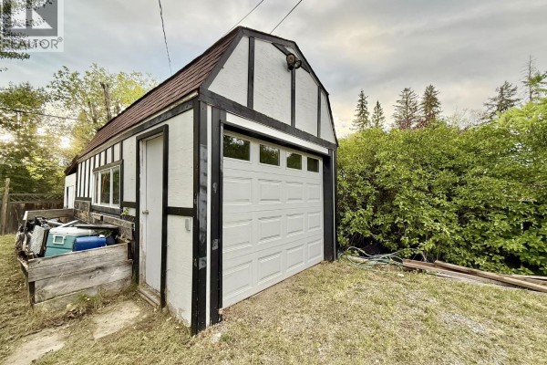 Kitchen - 356 Baker Drive, Quesnel, BC V2J1T9 Photo 2