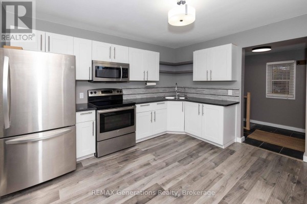 Kitchen - 356 Elliott Street, Thunder Bay, ON P7A1N2 Photo 2
