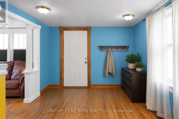 356 West Street N, Orillia, ON, photo 3