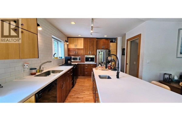 Utility room - 3560 Island Pond Road, Skookumchuck, BC V0B2E0 Photo 5