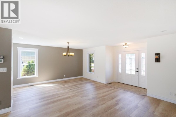 Foyer - 3561 Cottonwood Crescent, Terrace, BC V8G5C4 Photo 4