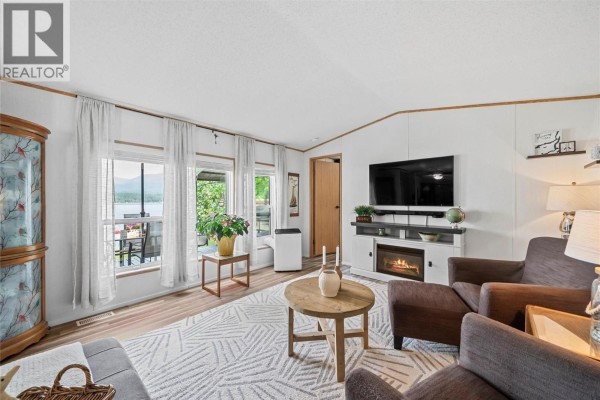 4pc Ensuite bath - 3565 Eagle Bay Road, Eagle Bay, BC V0E1T0 Photo 5