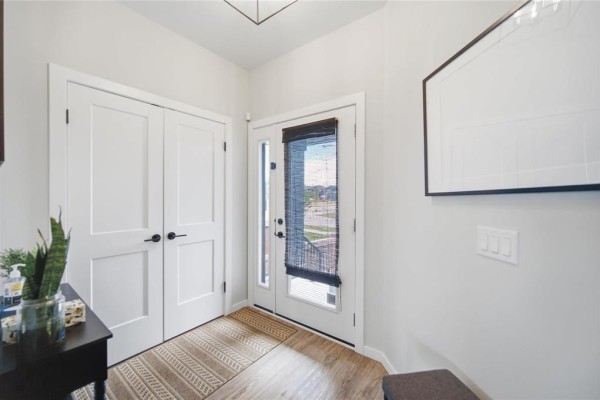 Mud room - 357 Atlas Crescent, Winnipeg, MB R2V5C1 Photo 4