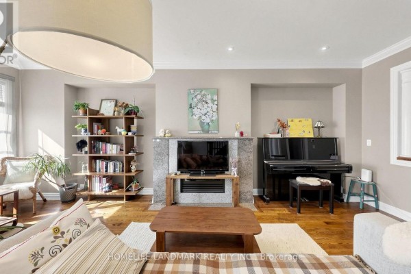 357 Bartlett Avenue N, Toronto, ON M6H3G8 Photo 5