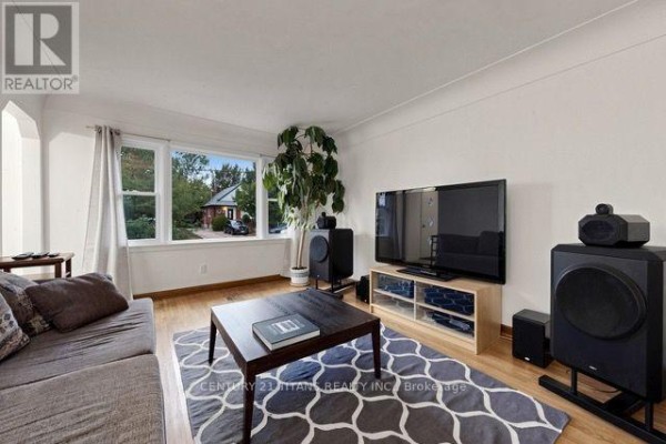 357 East 17th Street, Hamilton, ON L9A4N1 Photo 5