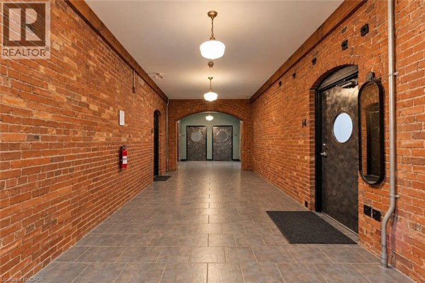Living room - 357 Hunter Street W Unit# 16, Hamilton, ON L8P1S6 Photo 5