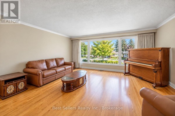 Laundry room - 3570 Autumn Harvest Drive, Mississauga, ON L4Y3S1 Photo 5