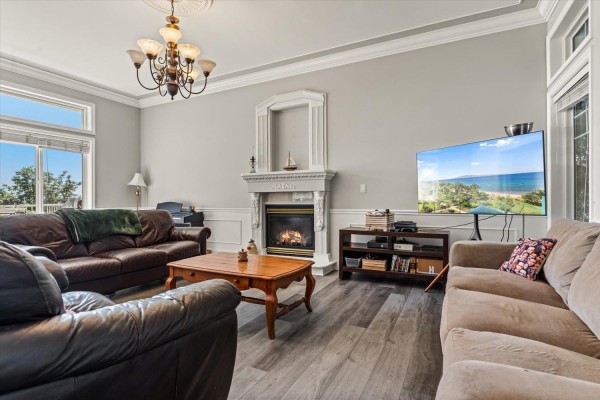 35702 Timberlane Drive, Abbotsford, BC V3G1G3 Photo 5