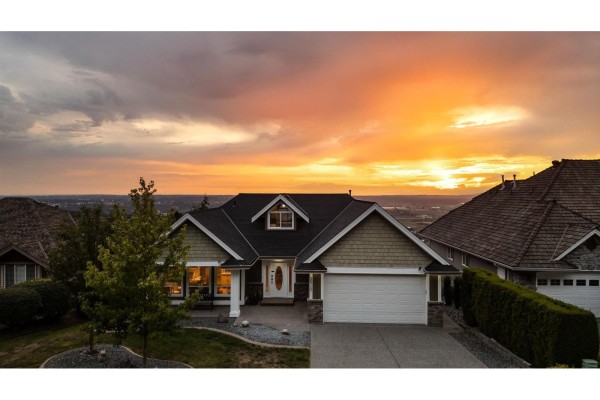 35705 Hawksview Place, Abbotsford, BC V3G2Y1 Photo 2