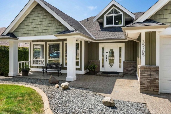 35705 Hawksview Place, Abbotsford, BC V3G2Y1 Photo 4