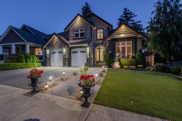 35708 Zanatta Place, Abbotsford, BC V3G0B4 Photo 2