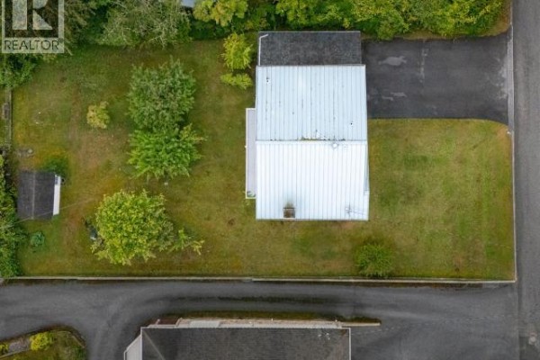 2pc Bathroom - 3571 Mackenzie Ave, Powell River, BC V8A3E7 Photo 5