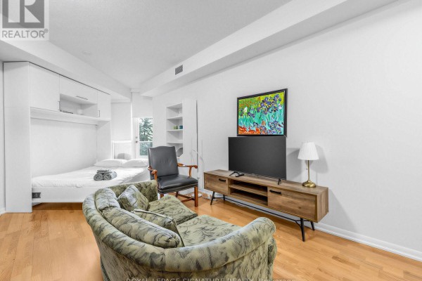 Kitchen - 358 - 209 Fort York Boulevard, Toronto, ON M5V4A1 Photo 3
