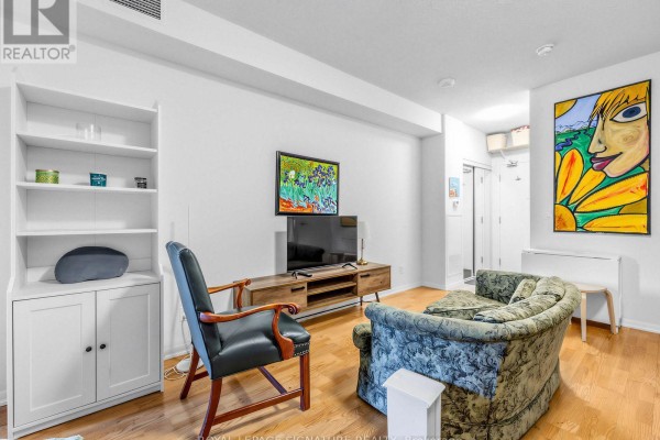 358 - 209 Fort York Boulevard, Toronto, ON M5V4A1 Photo 5