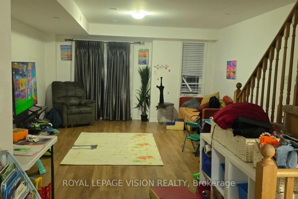 Bedroom 3 - 358 - 2392 Chevron Prince Path, Oshawa, ON L1L0L1 Photo 5