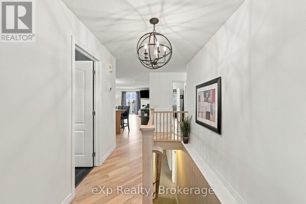 Dining room - 358 Dufferin Street, Stratford, ON N5A8B3 Photo 5