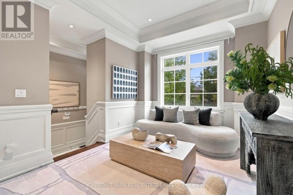 Living room - 358 Elm Road, Toronto, ON M5M3V6 Photo 3