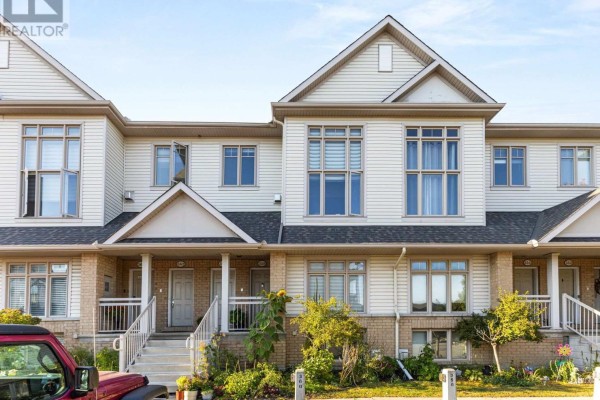 358 Galston Private, Ottawa, ON K1W0G3 Photo 2