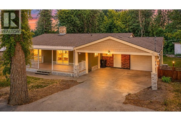 3585 Warner Avenue, Armstrong, BC, photo 3