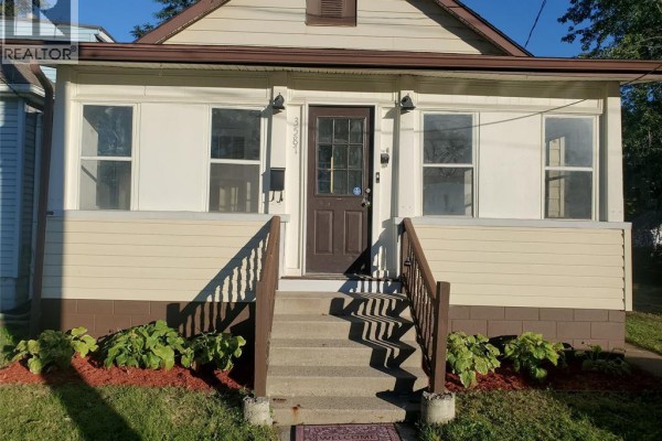Storage - 3587 Bloomfield, Windsor, ON N9C1E8 Photo 2