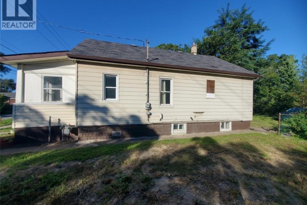 3pc Bathroom - 3587 Bloomfield, Windsor, ON N9C1E8 Photo 4