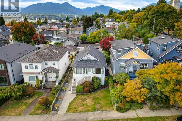 3587 Triumph Street, Vancouver, BC V5K1V2 Photo 3